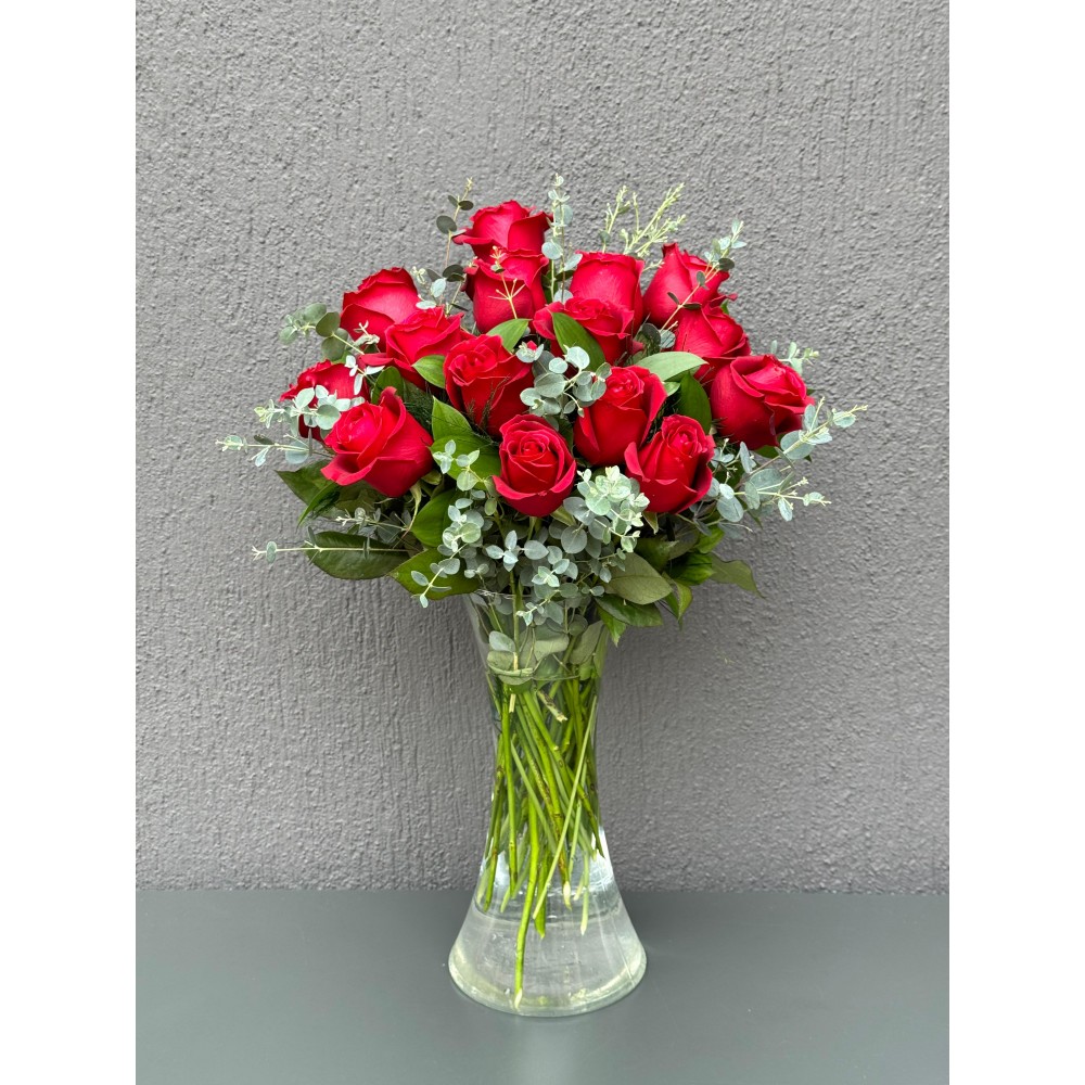 KALİPSO VAZODA 15 KIRMIZI GÜL